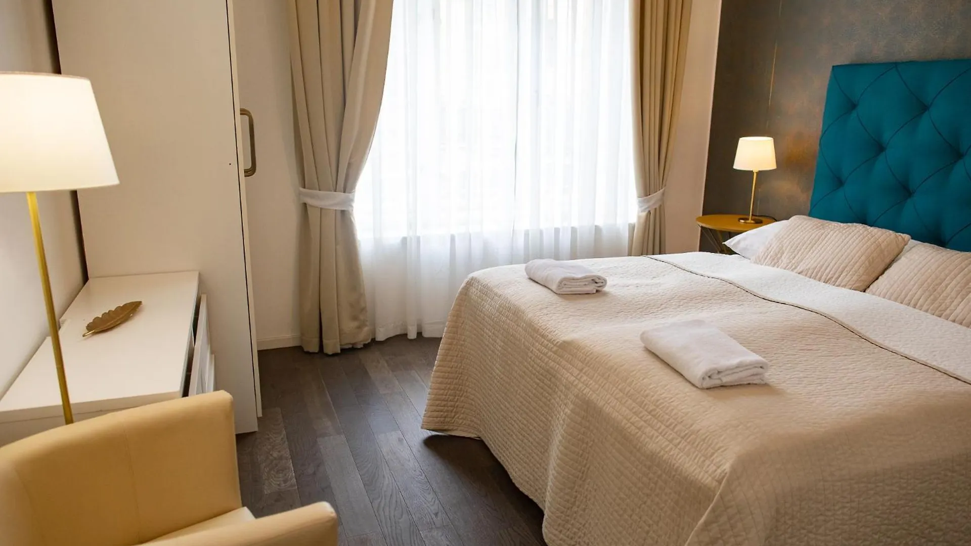 Luxury Modern Designed Oldtown Apartment Praag